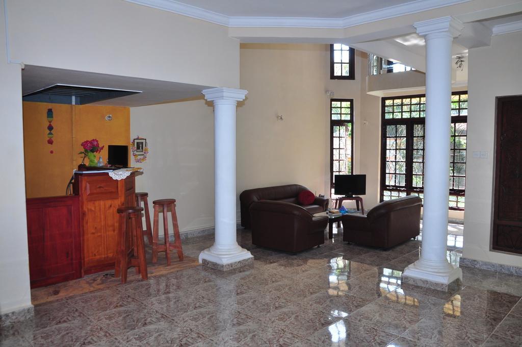 Sugandi Inn Kochchikade Exterior photo