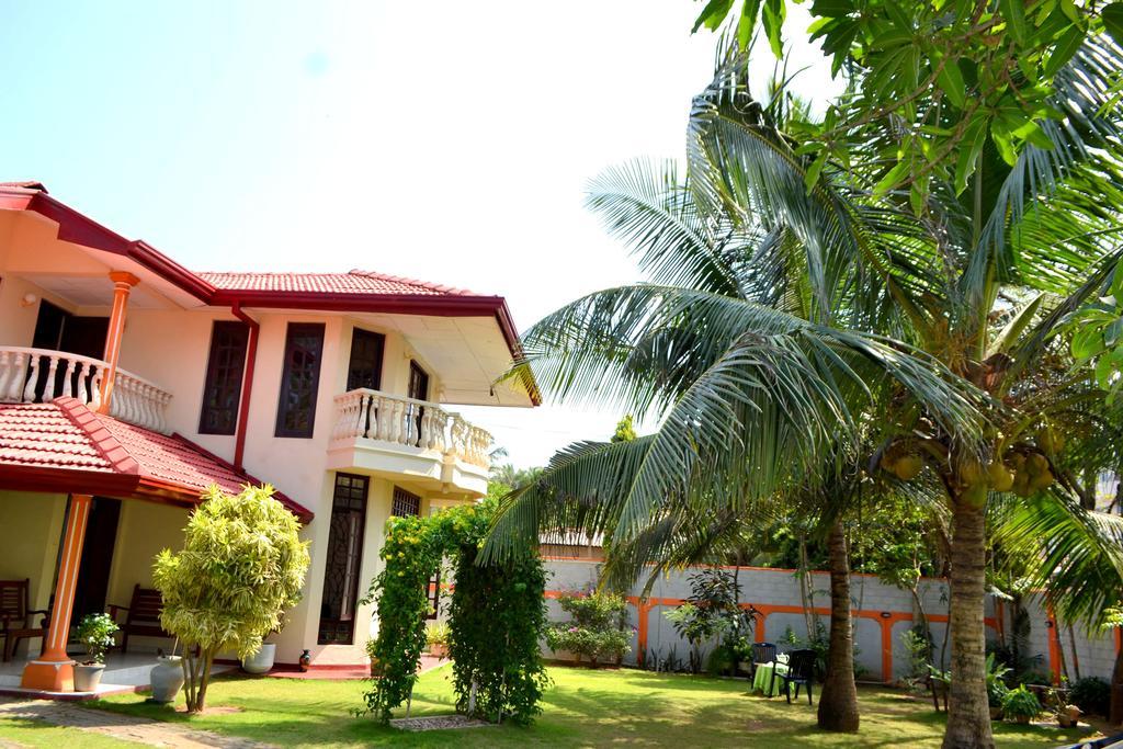 Sugandi Inn Kochchikade Exterior photo
