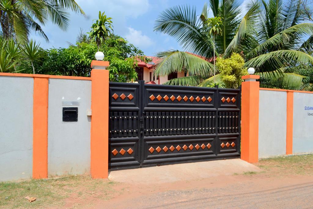 Sugandi Inn Kochchikade Exterior photo