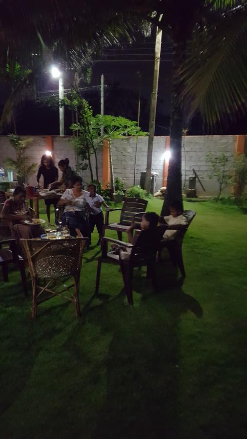 Sugandi Inn Kochchikade Exterior photo