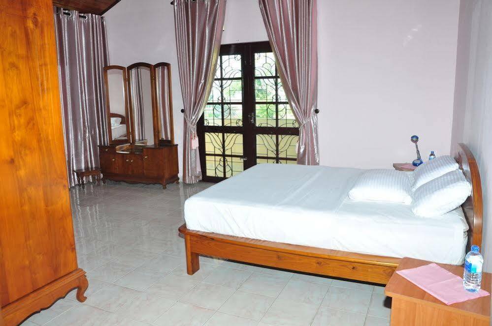 Sugandi Inn Kochchikade Exterior photo