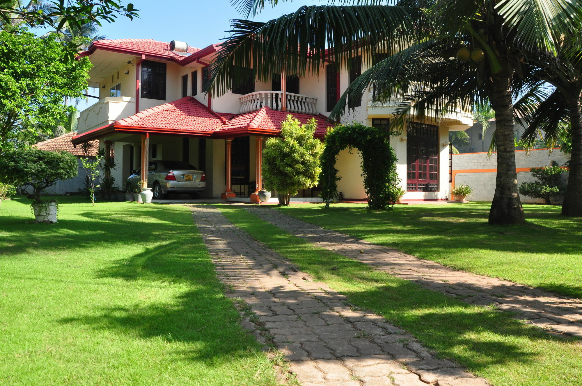 Sugandi Inn Kochchikade Exterior photo