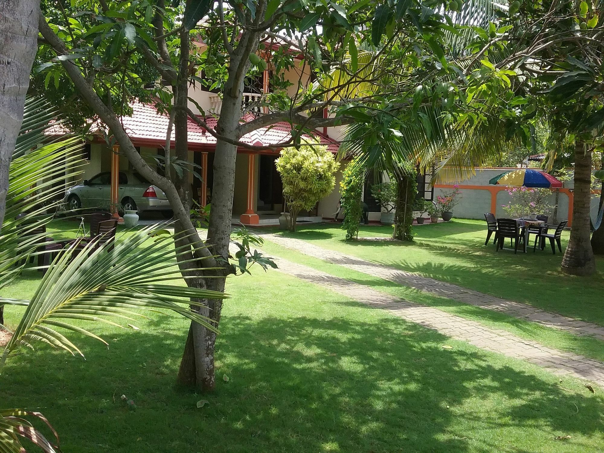 Sugandi Inn Kochchikade Exterior photo